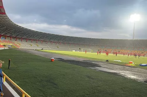 ¿A qué hora llega América a Villavicencio?