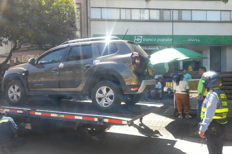  56 vehículos inmovilizados por transporte ilegal en Villavo