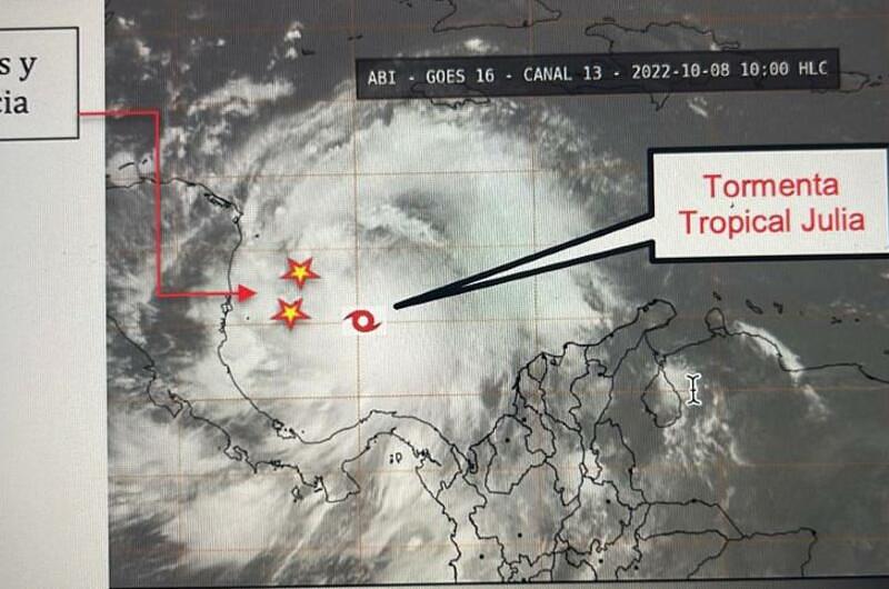 Alerta máxima por Julia, tormenta tropical