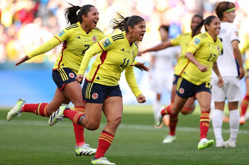 La victoria acompañó a Colombia en debut mundialista