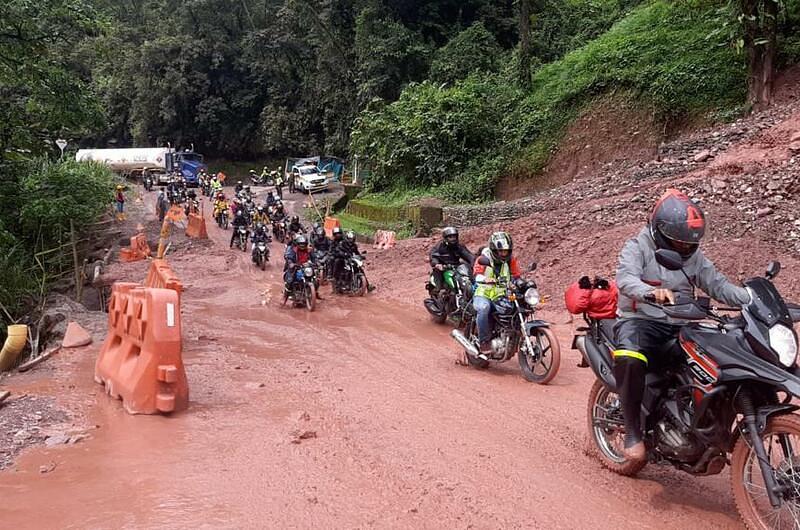 ¿Motociclistas pueden llevar acompañante hombre?