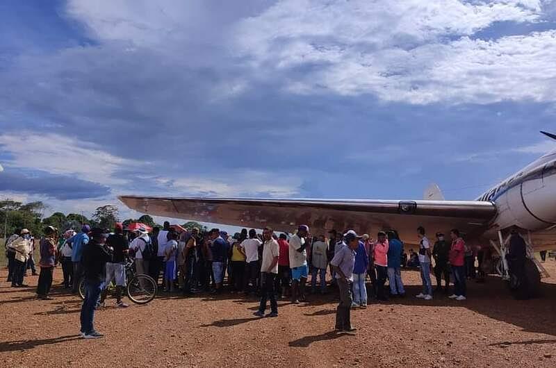 Retienen aeronave en pista de Miraflores, Guaviare
