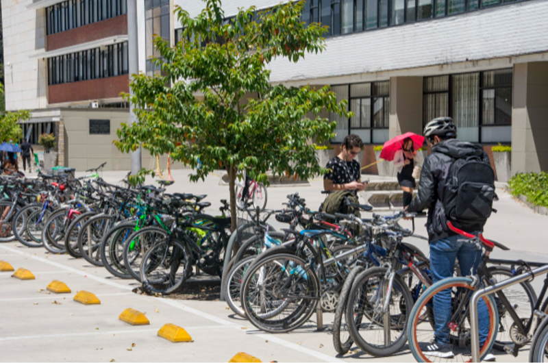 Ciclistas, con alta exposición a contaminantes  atmosféricos