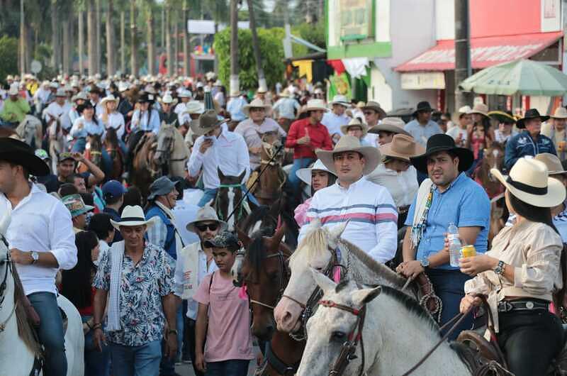 Multitudinaria cabalgata en San Martín