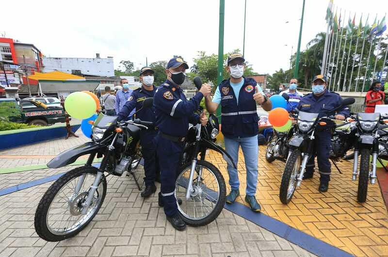 Entregan parque automotor a Bomberos del Meta