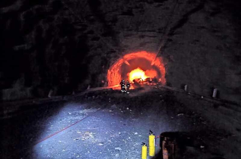 Cierre total en la vía al llano por accidente en túnel 