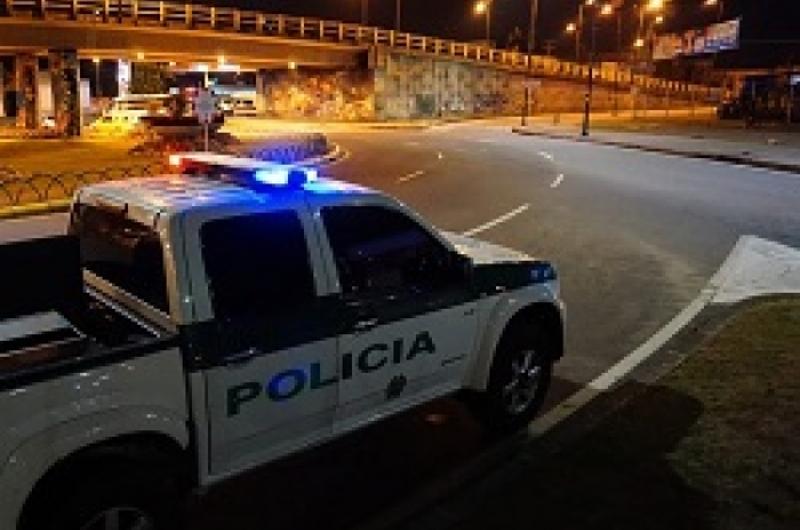 Vuelve restricción nocturna para carros y motos   