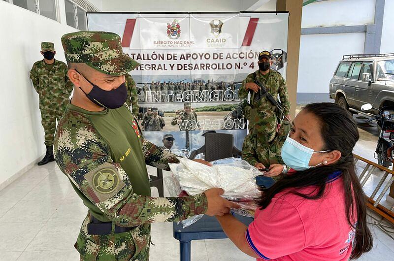 Ejército brinda apoyo  a damnificados de Guayabetal