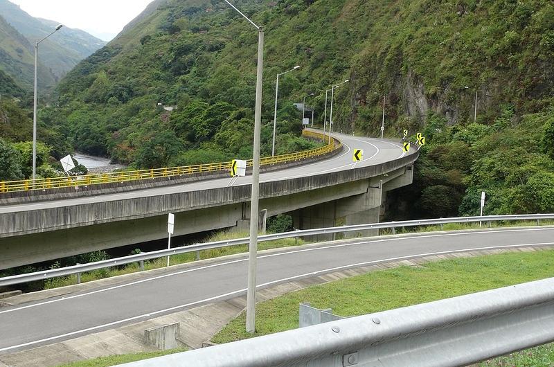 Habrá cierres en puentes de la vía al Llano