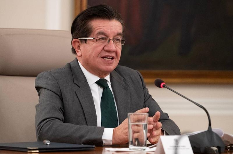 “No tiene sentido cerrar el país": Ministro Salud