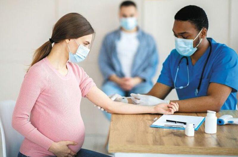 Mujeres embarazadas y niños, a vacunarse