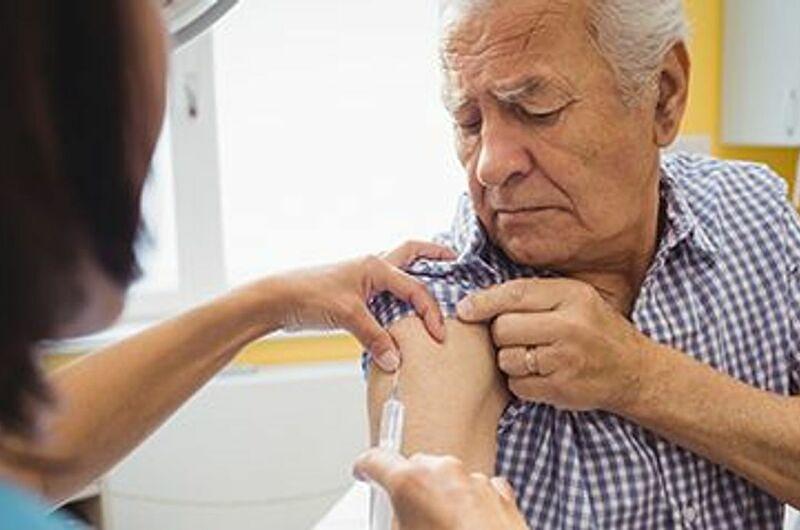Hoy,  inicia inmunización de adultos de 60 a 64 años
