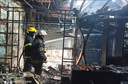 Momentos en que comienza incendio en centro de Villavo