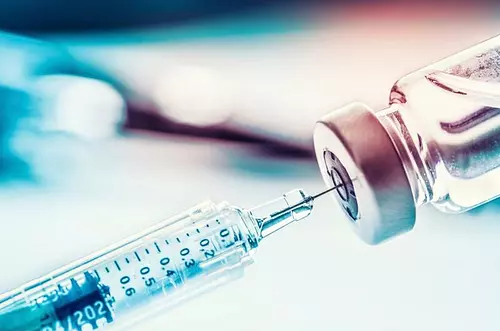 Autorizan uso de emergencia de vacuna Pfizer en Colombia