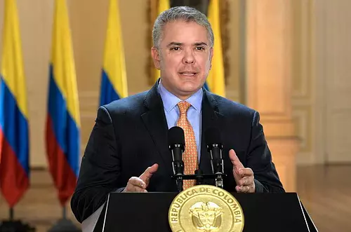 "Quedémonos en casa, evitemos que el virus se propague": Duque