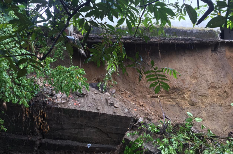Fuertes lluvias causaron emergencia en barrio Brisas de la Esperanza