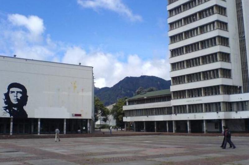 Estudiantes encapuchados se tomaron edificio de la Universidad Nacional 