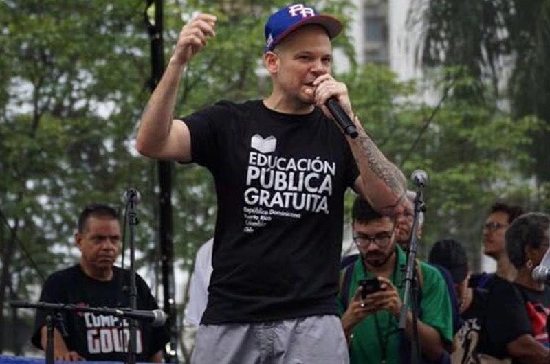 Residente le cumplió a los estudiantes para que hablaran de educación