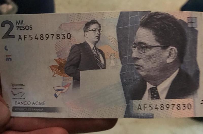 Billetes con el rostro de Alberto Carrasquilla volaron en la Cámara