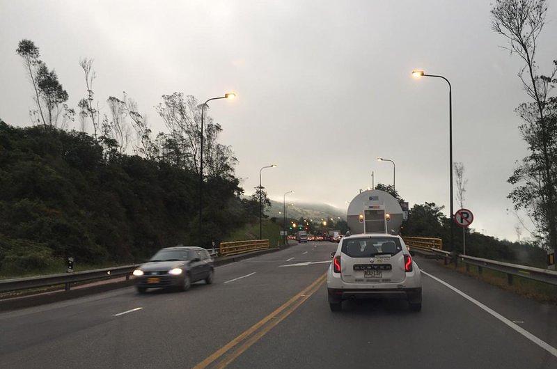 Pese a lluvias se presenta normalidad en vía Bogotá - Villavicencio 
