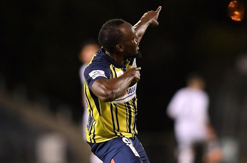 Usaint Bolt marcó sus primeros dos goles como futbolista profesional 