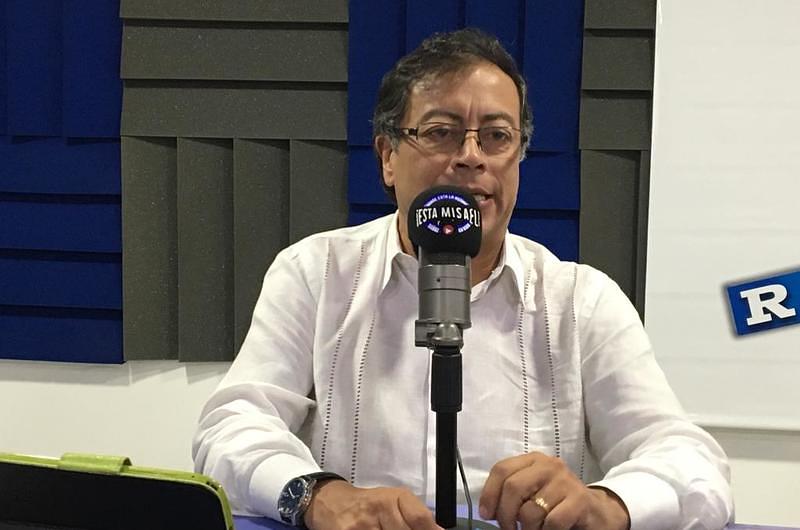 Senador Gustavo Petro está en el Meta 