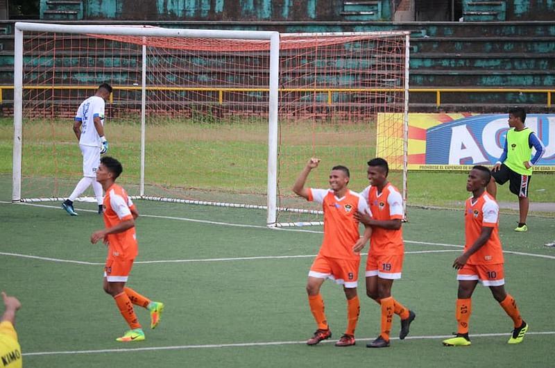 Llaneros F.C defendió su casa y se mantiene en los ocho  