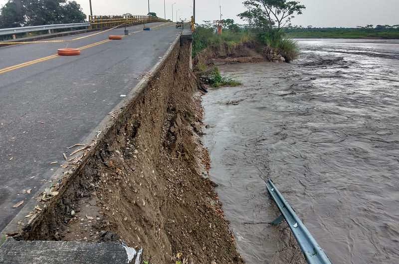 Río Guayuriba se está llevando la Bancada de vía en la vereda Pompeya