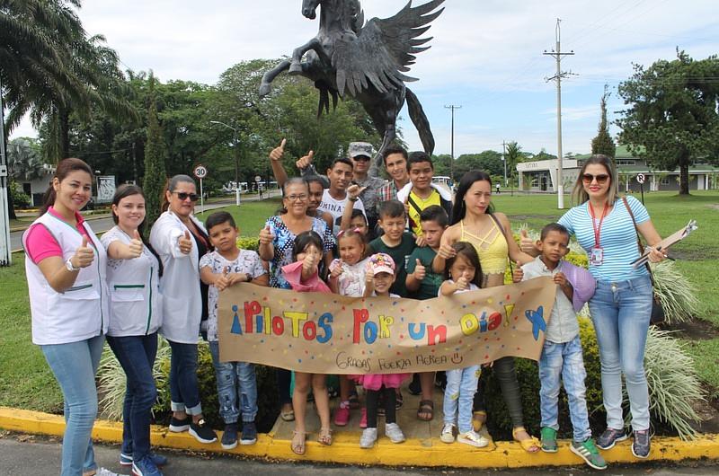 'Pilotos por un día ', el sueño cumplido de los niños y niñas de USCAO