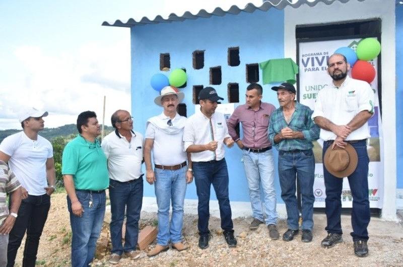 Habitantes de veredas la cumbre y la unión estrenaron casa 