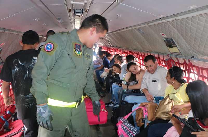 Fuerza Aérea transportó personas por cierre de la vía Bogotá-Villavicencio