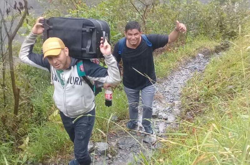 Caminado, así han llegado algunos viajeros a Villavicencio 