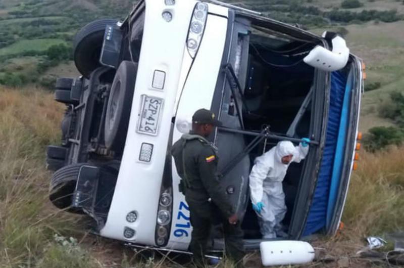 Accidente de un bus en el Cauca deja un muerto y 20 heridos 