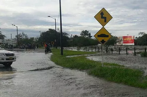 Paso restringido en la vía Acacías por desbordamiento del río Guayuriba