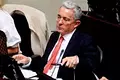 Alvaro Uribe renunciaría al senado por sentirse "moralmente impedido"