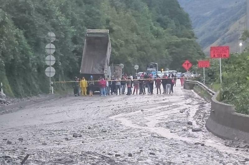 Millonarias pérdidas deja cierre de la vía al llano