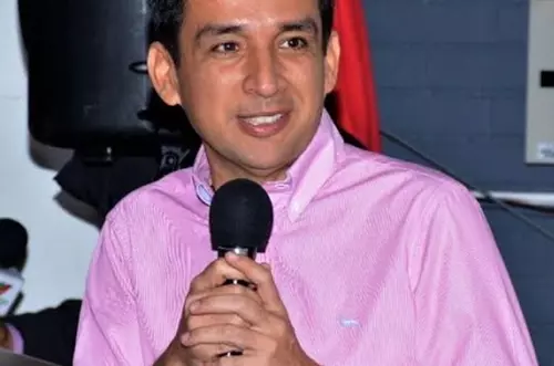 Wilmar Barbosa habla con la comunidad de Pompeya 