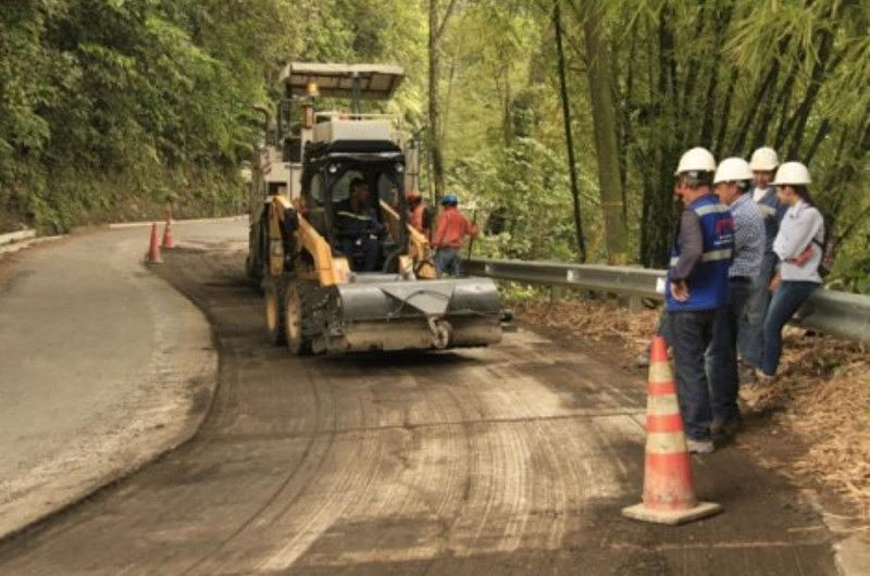 Comenzaron trabajos de reparación en la antigua vía a Restrepo