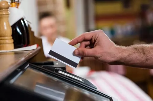 Iglesias de Inglaterra pedirán limosna con datáfono 