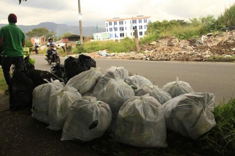 Jornada de limpieza en el barrio el Jordán de Villavicencio 