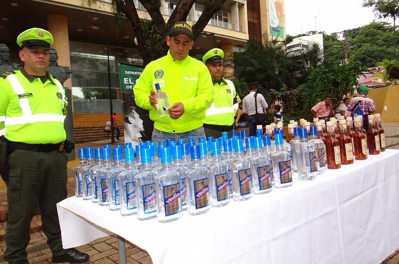 Policía departamental incautó licor adulterado 