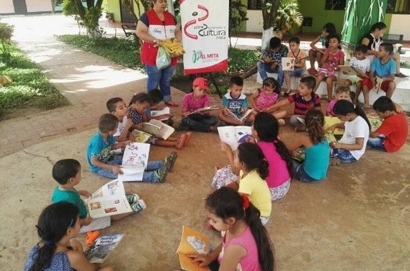 Participan 180 mil niños y adolescentes en jornada de lectura simultánea