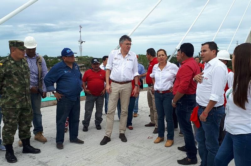 Marcela Amaya, realiza la visita de obra al puente sobre el rio Ariari