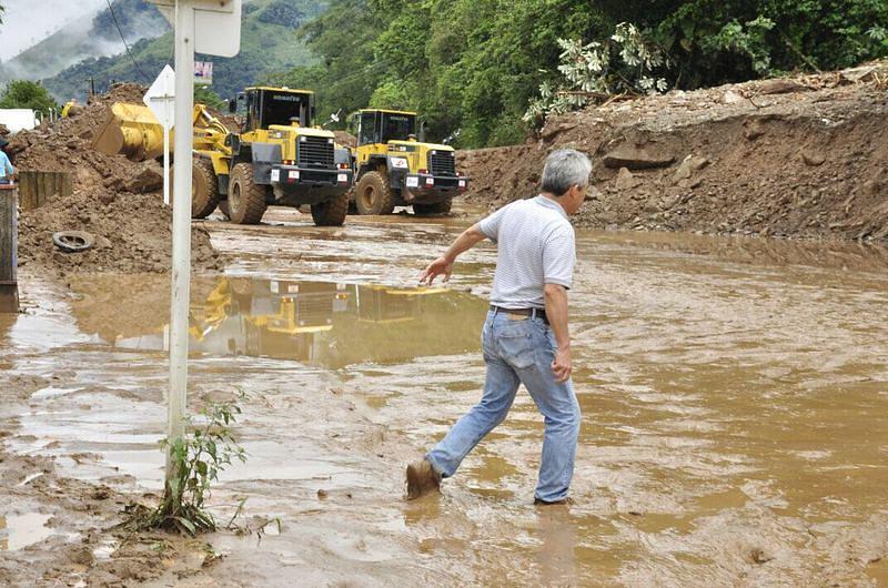 Con 3 obras buscan habilitar paso por vía antigua a Bogotá