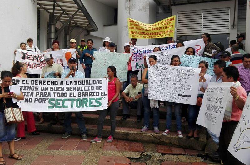 Habitantes del barrio el Rubí protestaron frente a la Alcaldía 