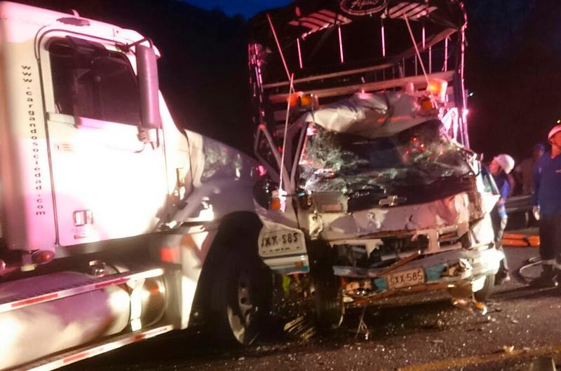 Cerrada vía Bogotá-Villavicencio por accidente de tránsito