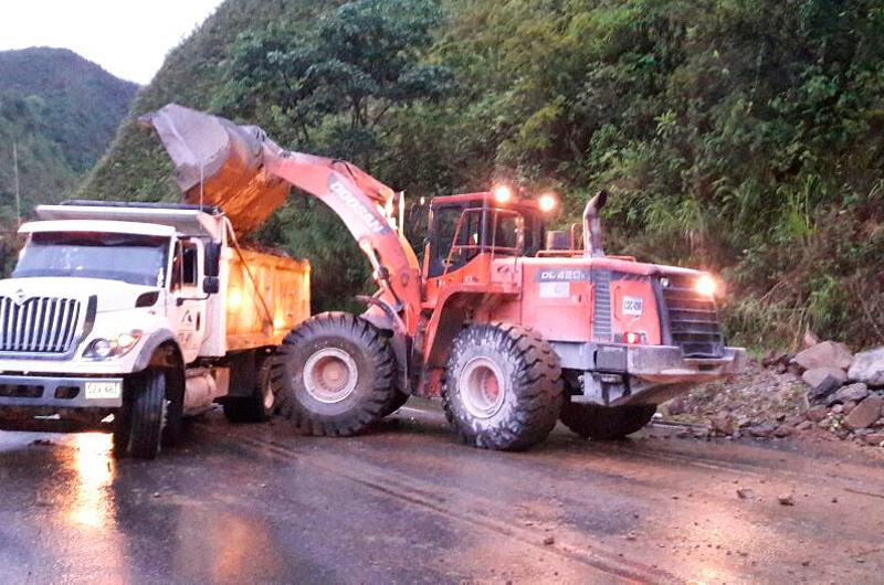 Empieza a normalizarse paso de automotores en la vía Bogotá-Villavicencio