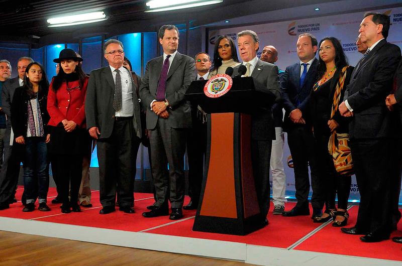 "Gobernadores y alcaldes deben conformar consejos de paz": Santos