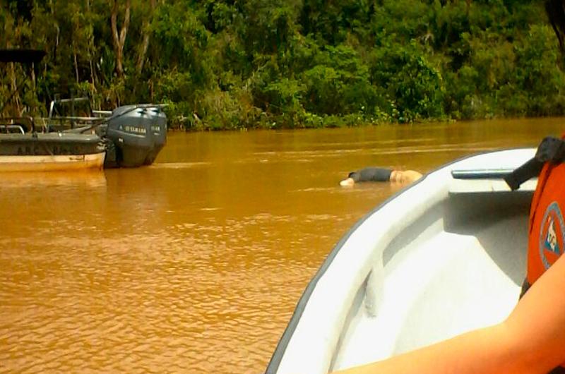 Encuentran cadáver flotando en el río