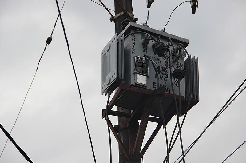 Suspenden durante dos días suministro de energía a Puerto López